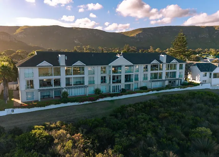 Seaside Serenity: Tranquil Oceanview Retreat