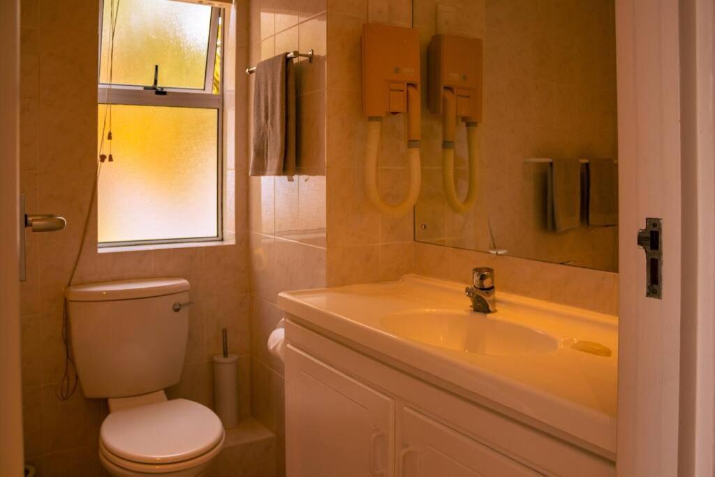 Seaside Serenity: Tranquil Oceanview Retreat Vakantiehuis *