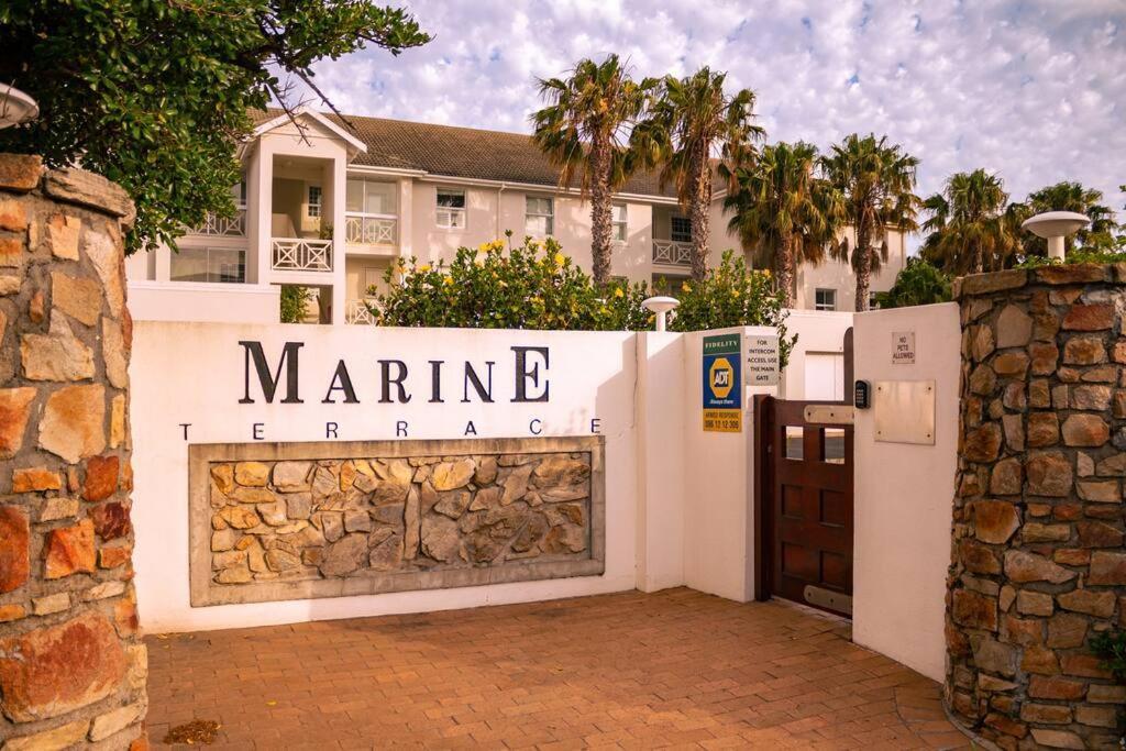 Seaside Serenity: Tranquil Oceanview Retreat