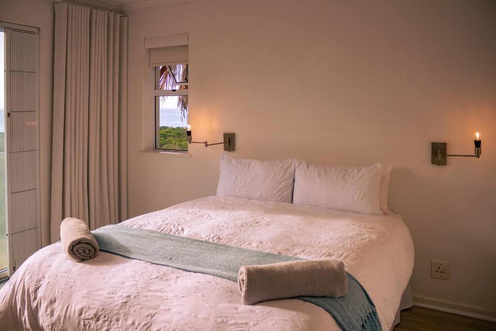 Seaside Serenity: Tranquil Oceanview Retreat Vakantiehuis