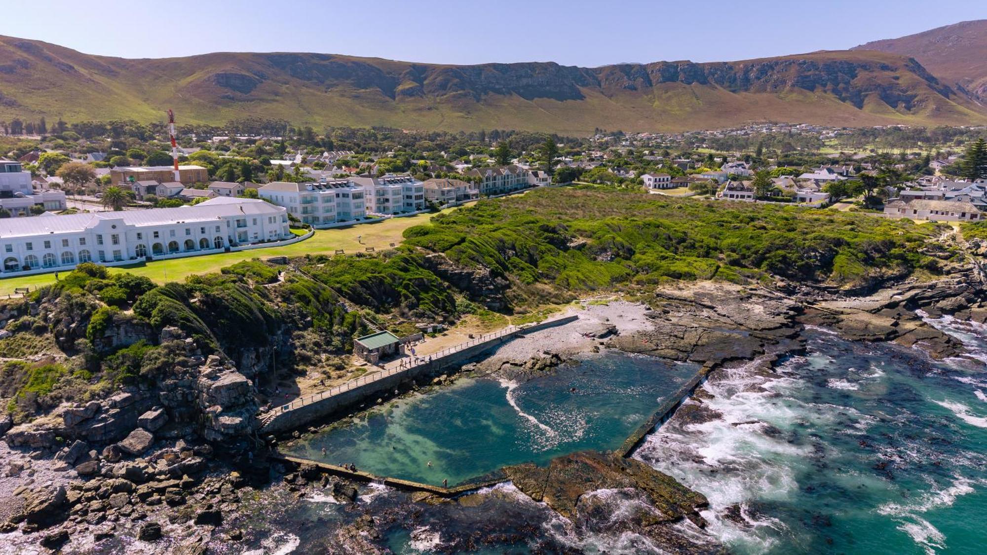 Seaside Serenity: Tranquil Oceanview Retreat * Hermanus