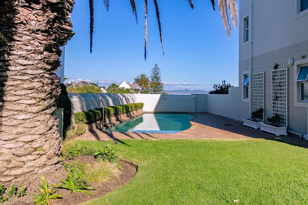 Seaside Serenity: Tranquil Oceanview Retreat *